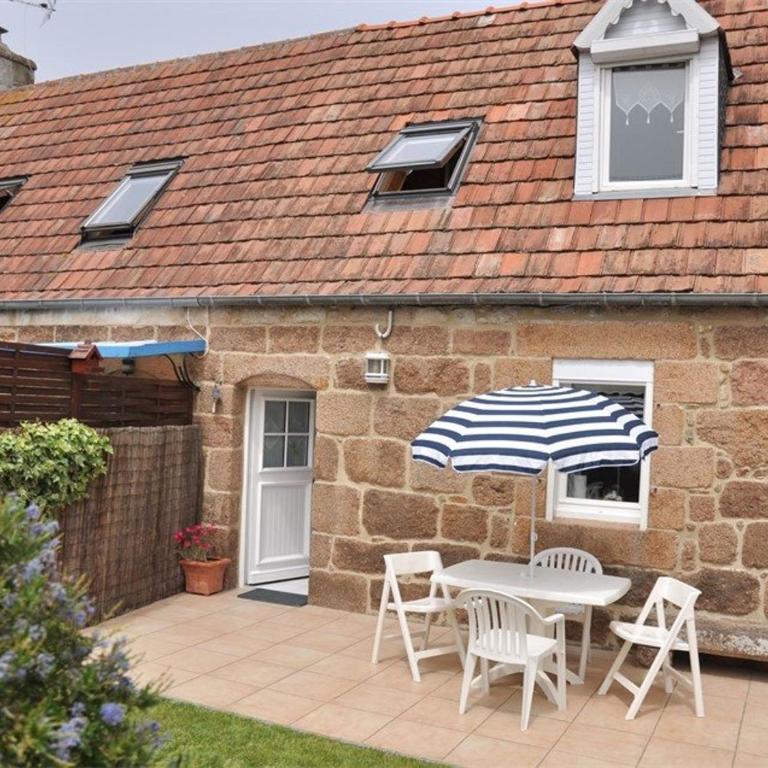 Maison bretonne à 200m de la plage Saint-Guirec, Ploumanac'h, 2 chambres, jardin fermé - FR-1-368-124 - Casa Vacanze (3 Adulti) - 1