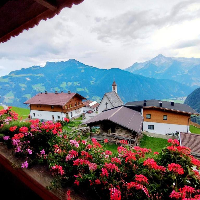 Apartment in Hippach with Mountain Views - Ferienhaus mit 3 Schlafzimmern - 2