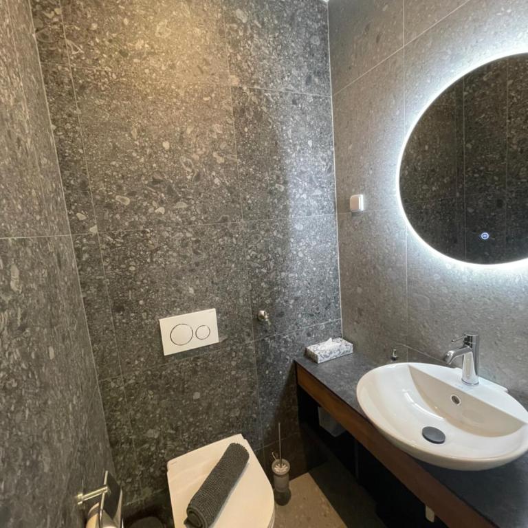 Tuxie Haus - Two-Bedroom Suite - 2