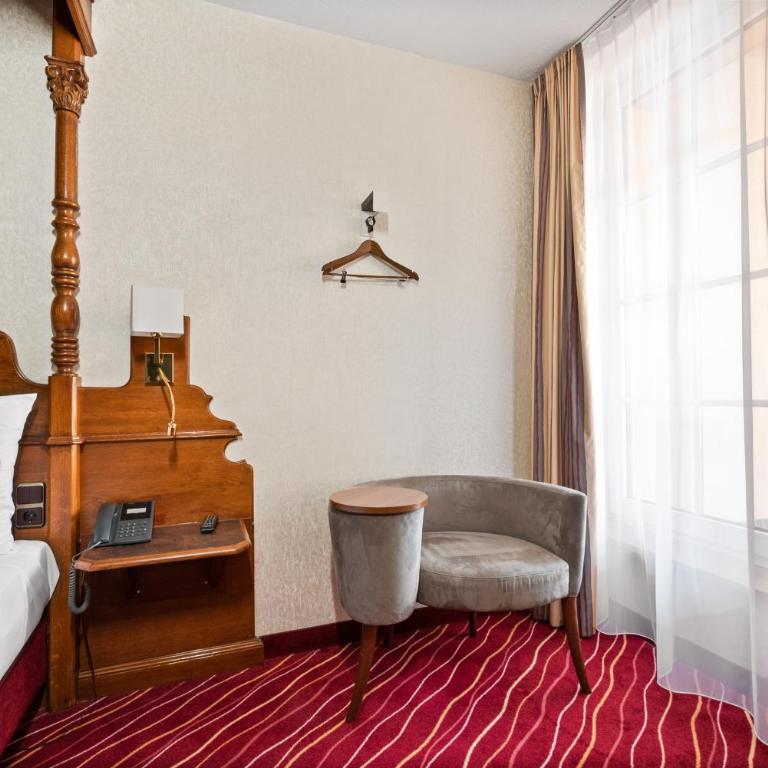 KING's Hotel First - Club Double Room with Quiet Courtyard View - 5