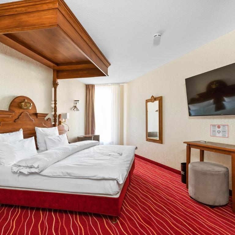 KING's Hotel First - Club Double Room with Quiet Courtyard View - 7