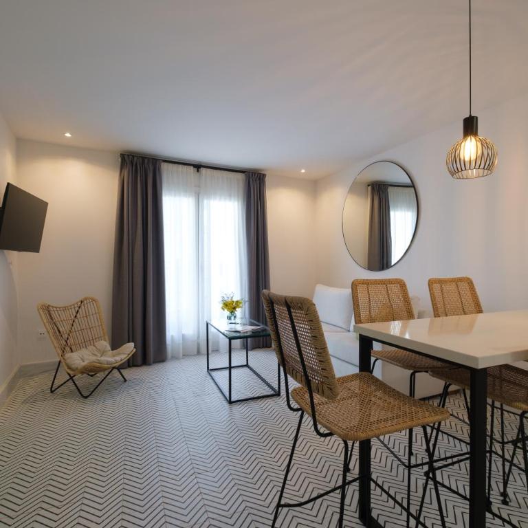 Apartamentos Los Patios de la Judería - Superior Apartment Two Bedrooms - 10