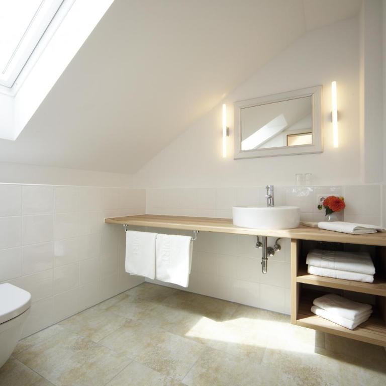 Gasthof Neuwirt Unterföhring - Kleines Doppelzimmer - 1