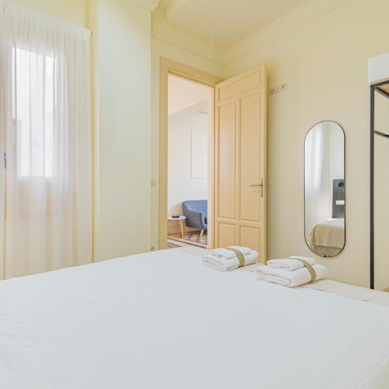 Mosaiko Homes Catedral Granada - One-Bedroom Apartment - 6