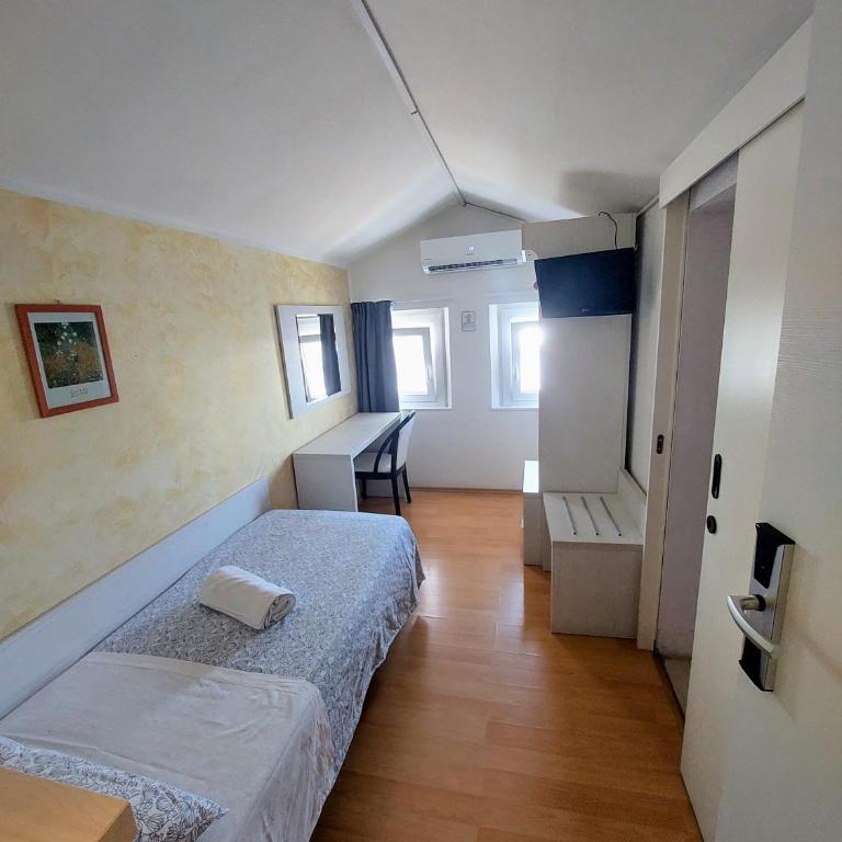 Hotel Hawaii Bed and Coffee - Single Room - Attic - 3