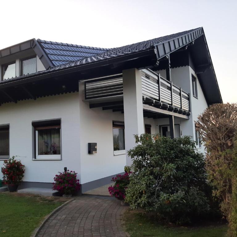 Ferienwohnung Annemarie - Superior Apartment mit 2 Schlafzimmern und Balkon - 1