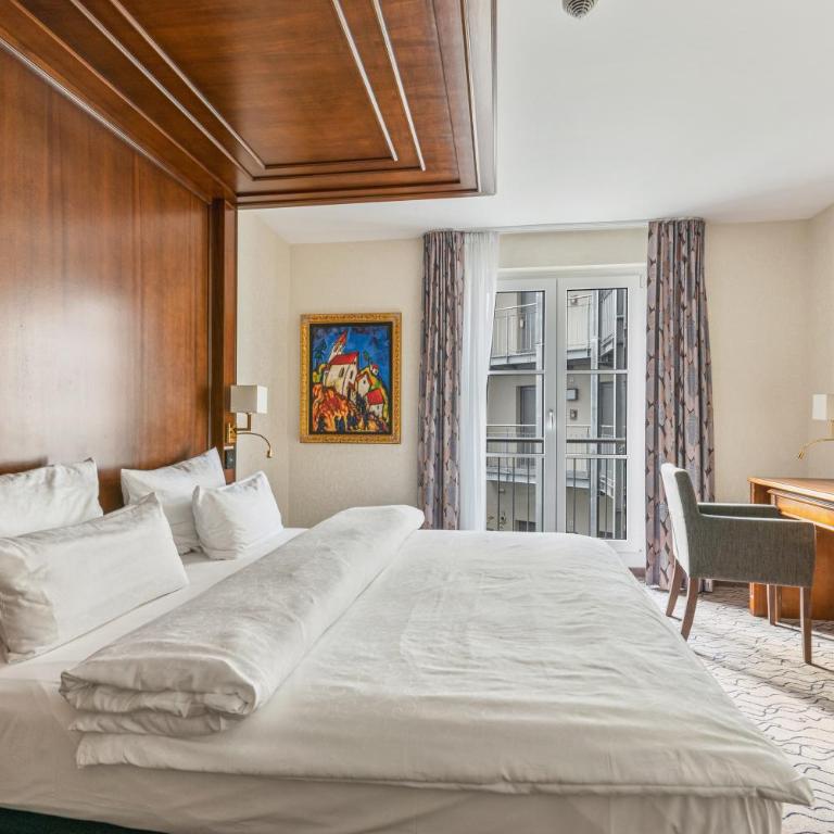 AdvaStay by KING's - Club Doppelzimmer mit Blick auf den Innenhof - 2