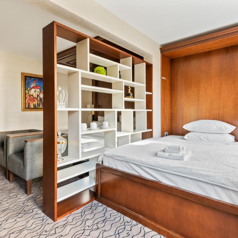 AdvaStay by KING's - Superior Dreibettzimmer - 9