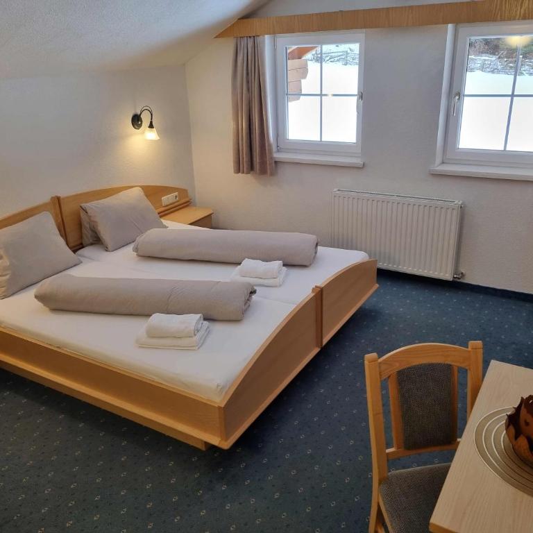 Hotel Garni Corinna - Standard Doppelzimmer - 1