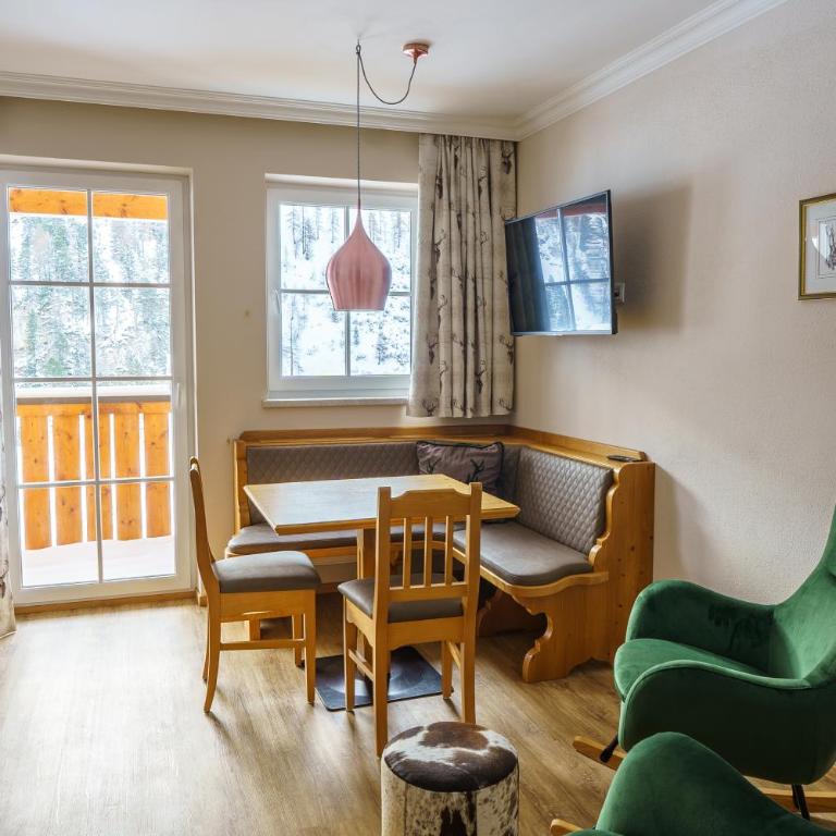 Hubertus Alpine Living - Superior Suite mit Balkon - 7