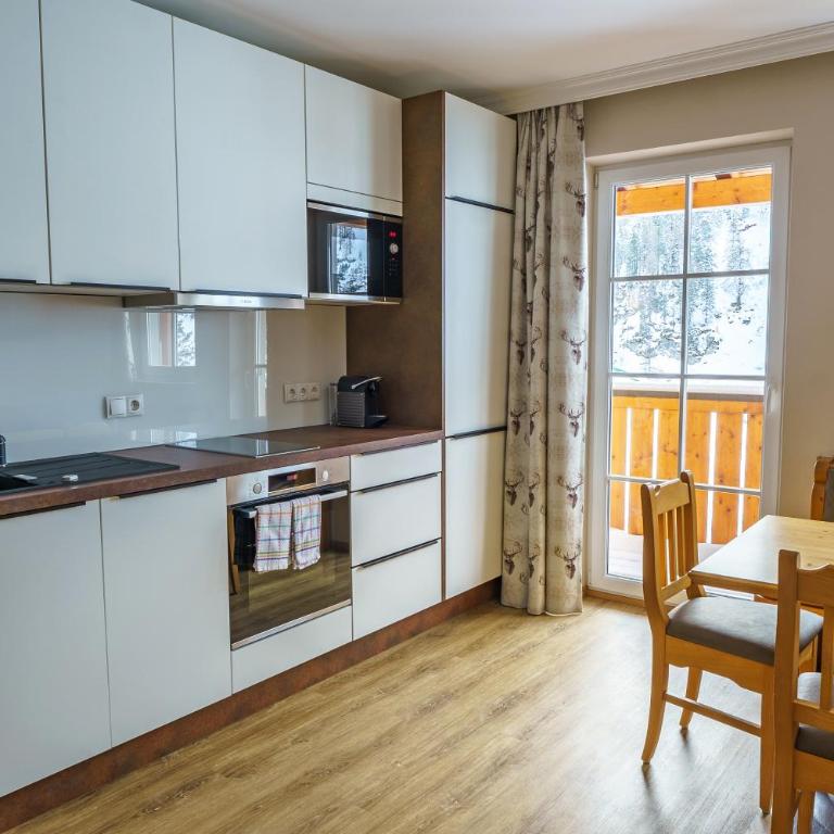 Hubertus Alpine Living - Superior Suite mit Balkon - 6