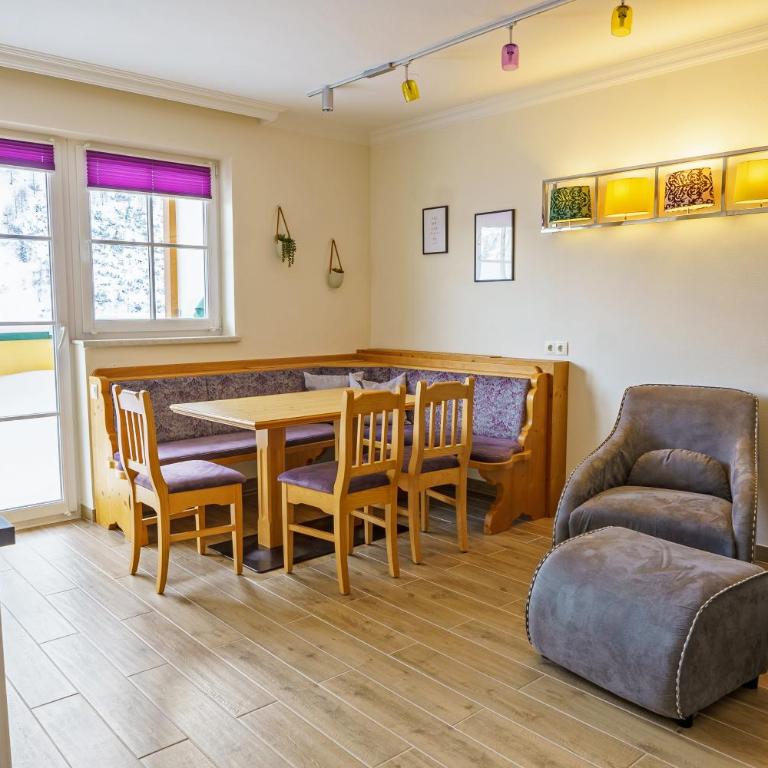 Hubertus Alpine Living - Suite mit Bergblick und Balkon - 9