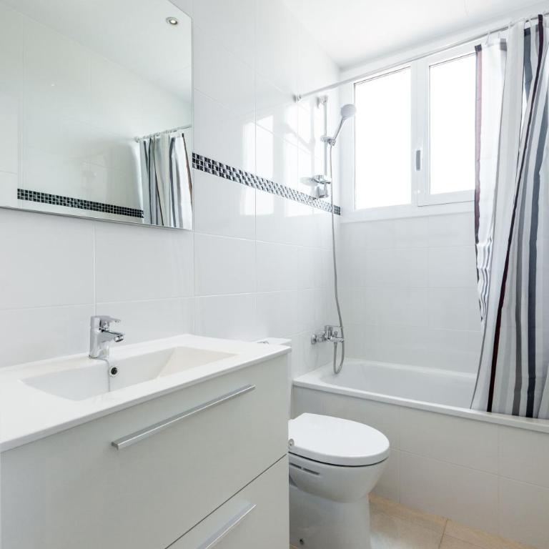 Bright Apartment with Balconies 34 - Apartamento Estándar - 20