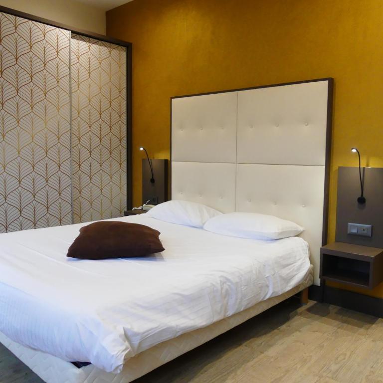 Logis Hotel Des Bains - Chambre Double Confort - Hébergement Accessible Uniquement par des Escaliers - 12