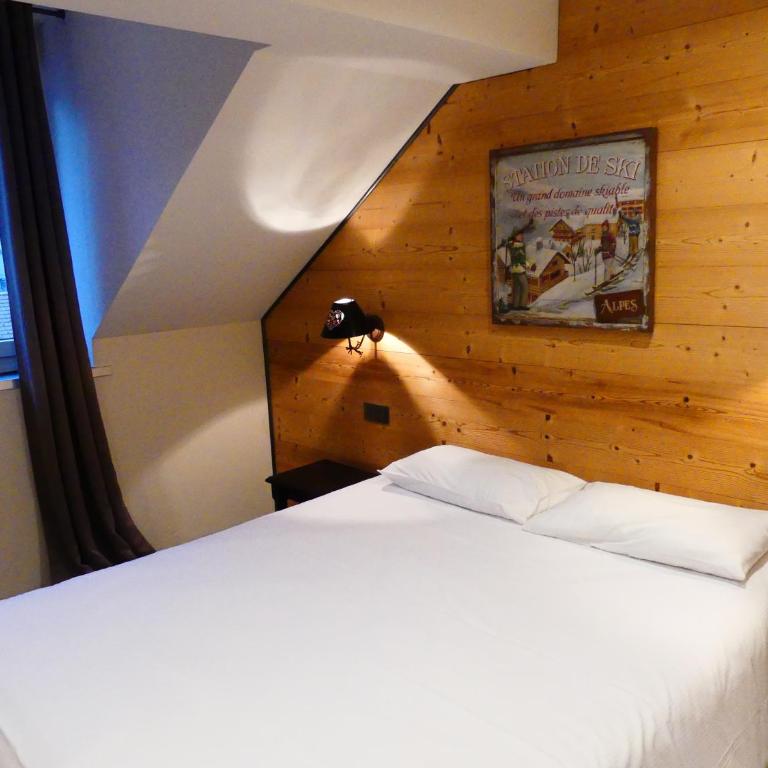 Logis Hotel Des Bains - Chambre Double Confort - Hébergement Accessible Uniquement par des Escaliers - 13