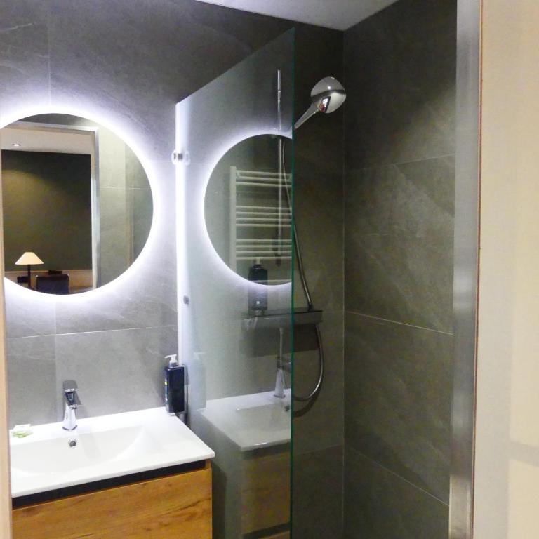 Logis Hotel Des Bains - Chambre Triple Confort - 5