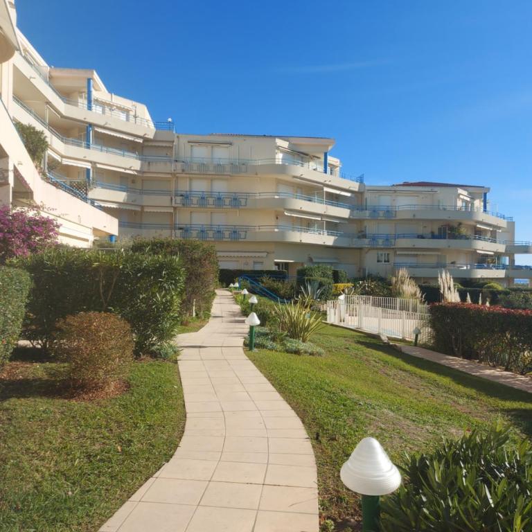 Appartement Antibes juan les pins piscine et mer a 200m - Appartement 1 Chambre - 3