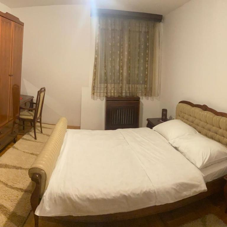Apartman Natalija Banja Luka - Apartman sa 3 Spavaće Sobe - 1