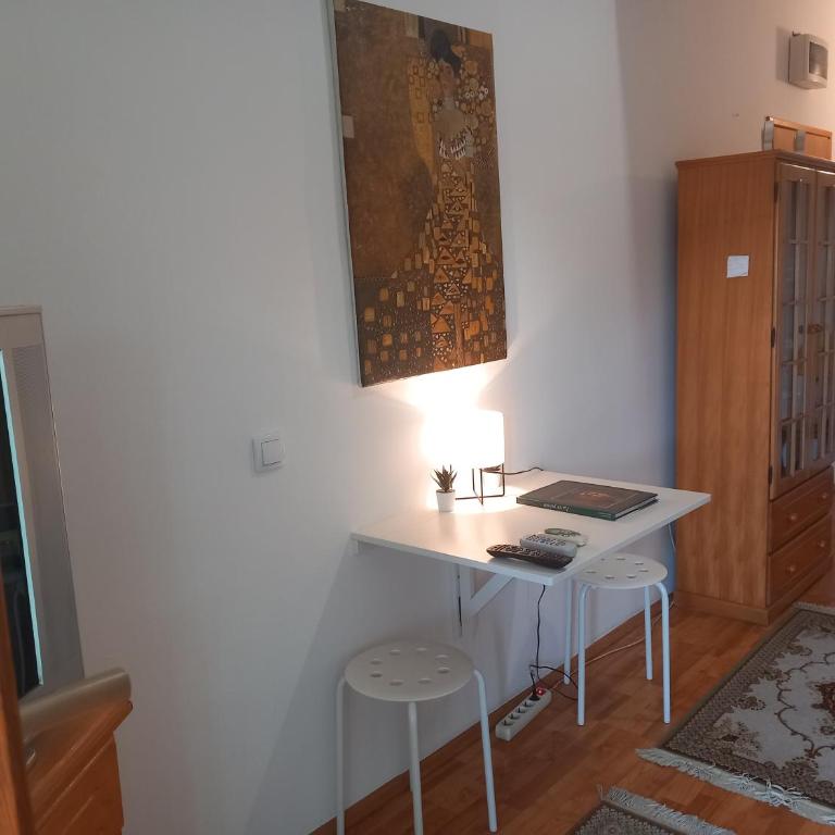 Cosy Rooftop studio with balcony - Apartman sa 1 Spavaćom Sobom - 10