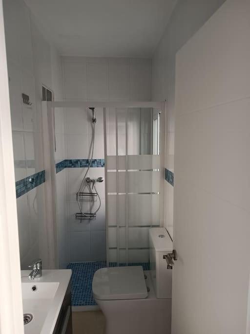 Estupendo piso renovado a 30 metros de la playa - Apartamento de 1 dormitorio - 13