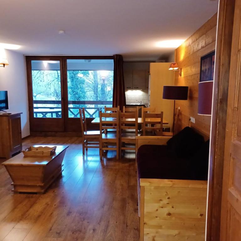 Brides-les-Bains : Appartement 3 Pièces, Parking, Animaux Acceptés, Wifi - Appartement 2 Chambres - 4