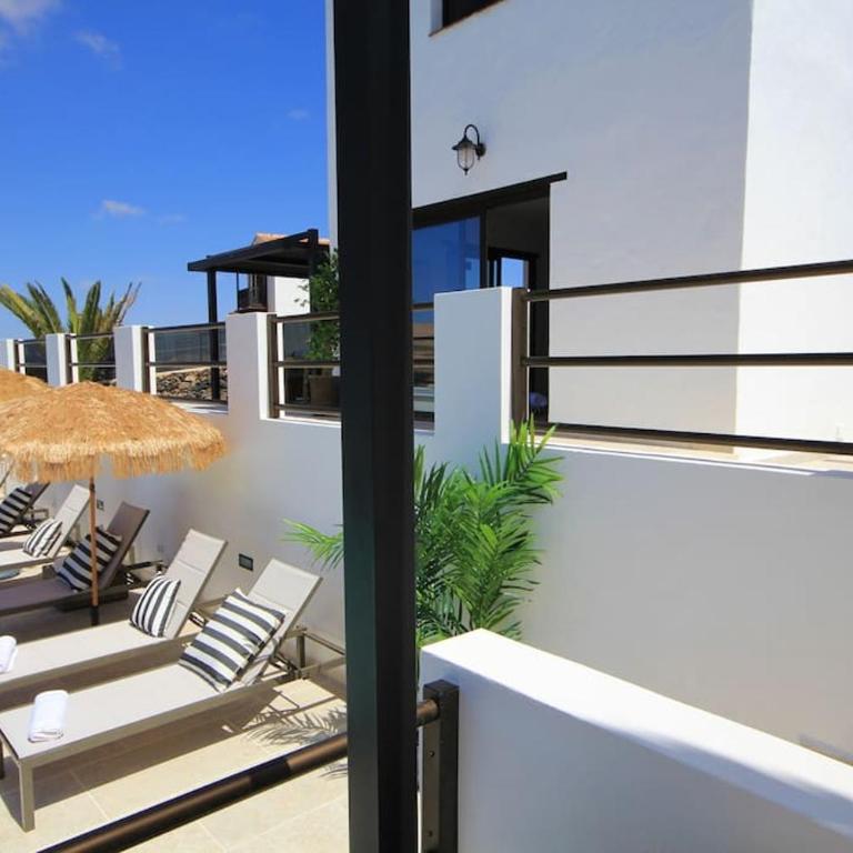 No 2. Stunning 4-Bedroom Villa with Large Pool - Villa - 38