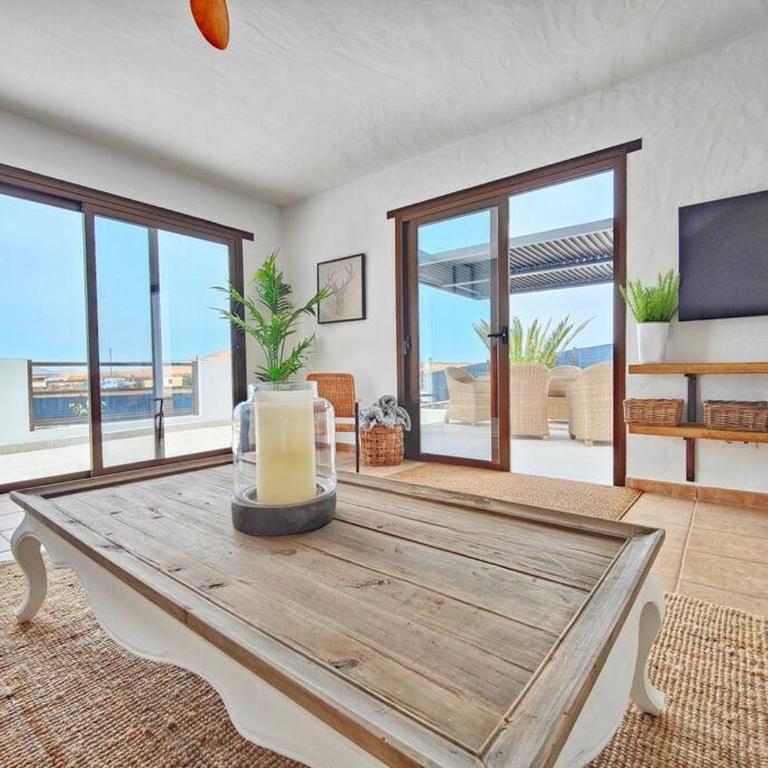 No 2. Stunning 4-Bedroom Villa with Large Pool - Villa - 20