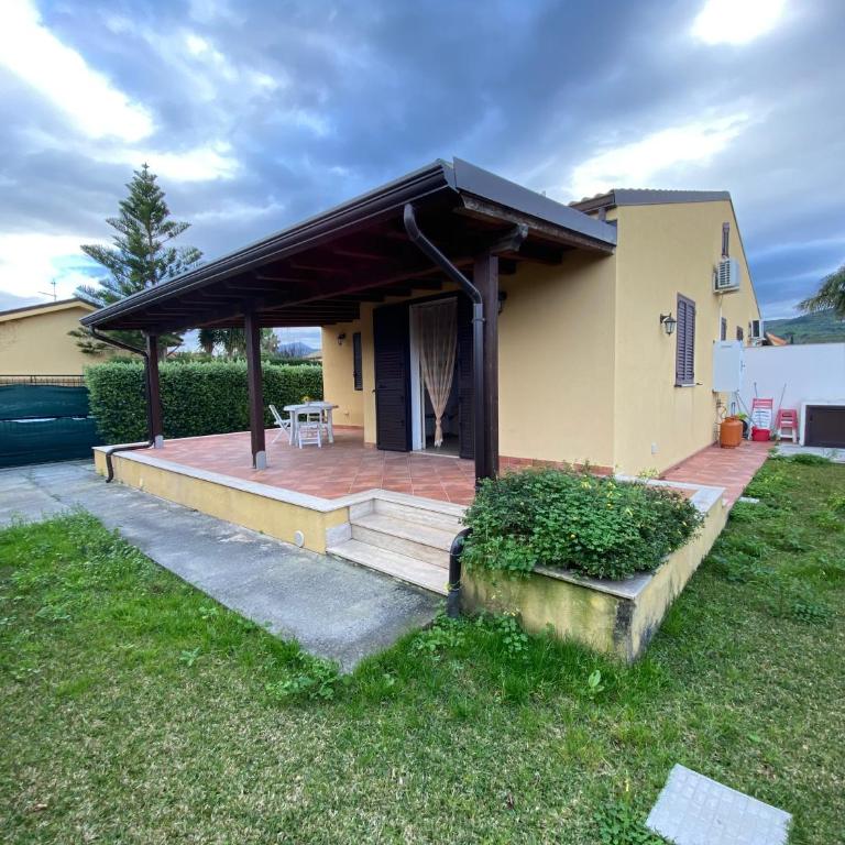 Villa indipendente le coccinelle beach mare piscina a 250 mt dal mare con servizio di piscina a 400 mt 12 k da Cefalu - Maison 3 Chambres - 5