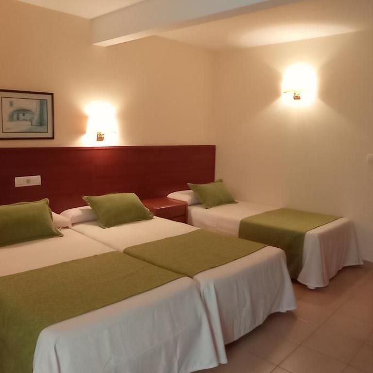 Hotel Siroco Portonovo - Interior triple room (2 adults + 1 child) - 8