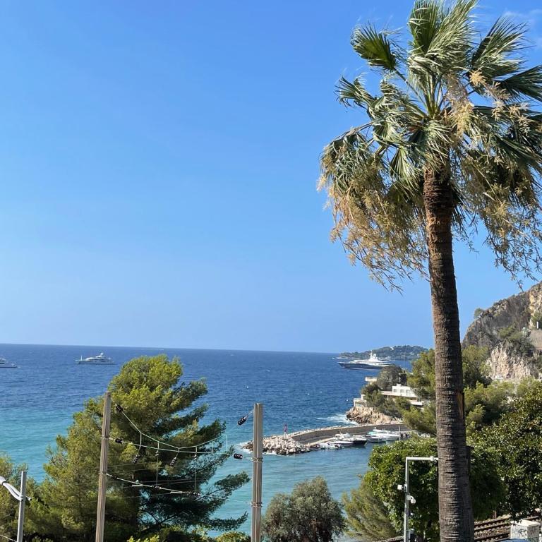 Ezevacances Studio Capuccino vue mer 5 mn plage 7 mn gare Wifi - Studio with Sea View - 1
