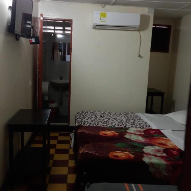 HOTEL LOS GUADUALES - Habitación Triple Básica - 2
