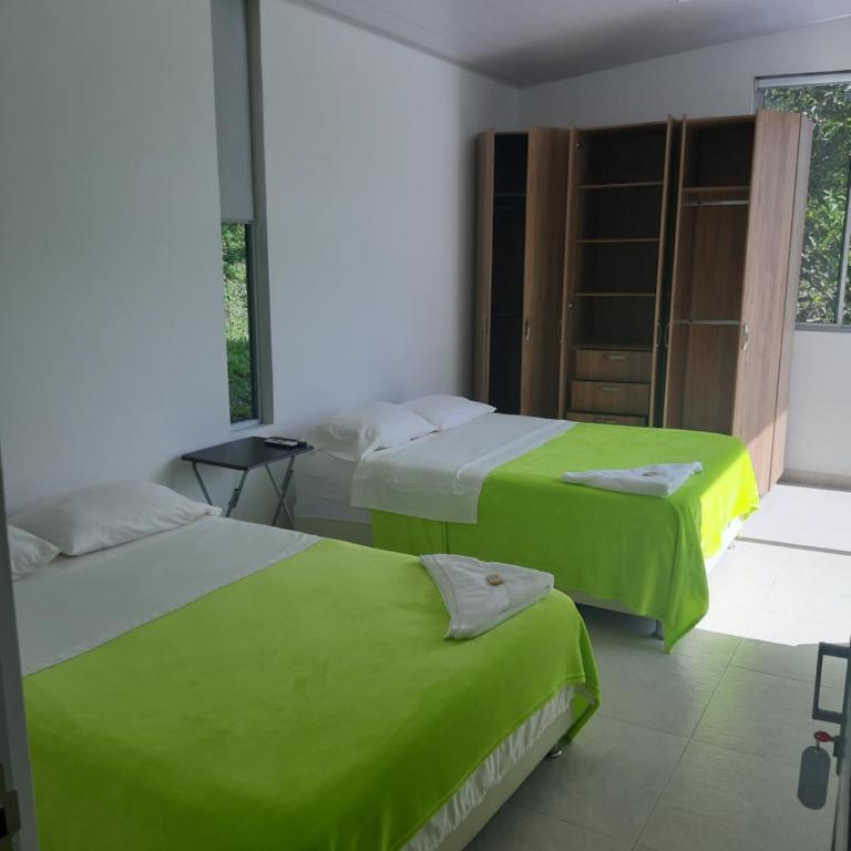 Finca Pozo Azul - Habitación Familiar con baño privado - 2