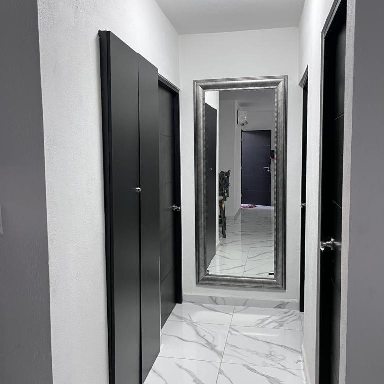 Hermoso Departamento Entero Planta Baja - Two-Bedroom Apartment - 8