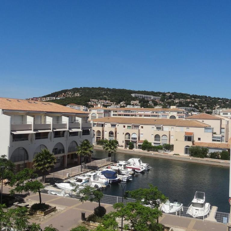 T2 avec climatisation près de la plage à Sète - FR-1-472-173 - Apartment - 1