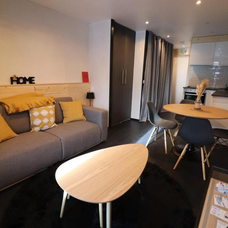 Studio lumineux rénové avec balcon - Proche pistes - FR-1-502-443 - Studio - 2