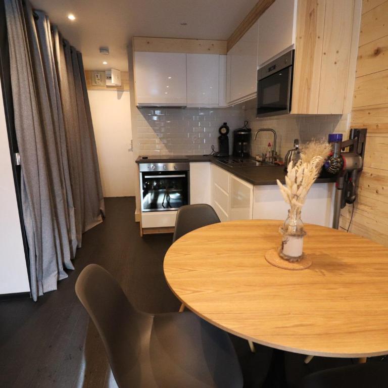 Studio lumineux rénové avec balcon - Proche pistes - FR-1-502-443 - Studio - 3