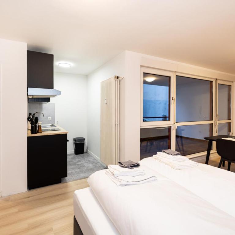 Modernes Apartment in der Innenstadt - Studio 35 with 2 double beds and balcony - 11