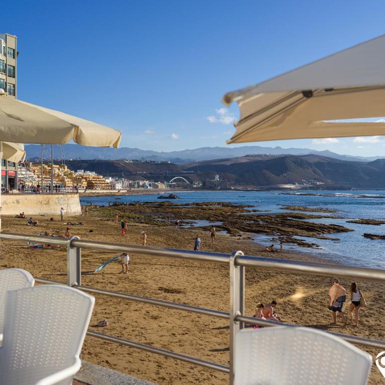 Living Las Canteras Homes - STYLISH BEACHFRONT - One-Bedroom Apartment - 32