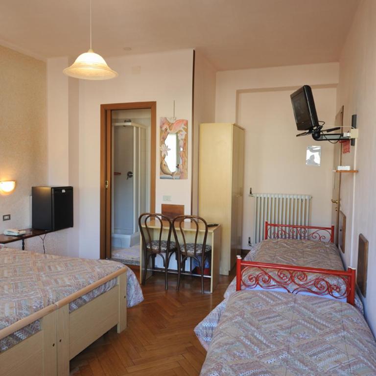 Hotel Elena - Camera Quadrupla - 1