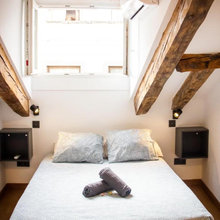 Onefam Sungate - Double Room with Shared Bathroom - 10