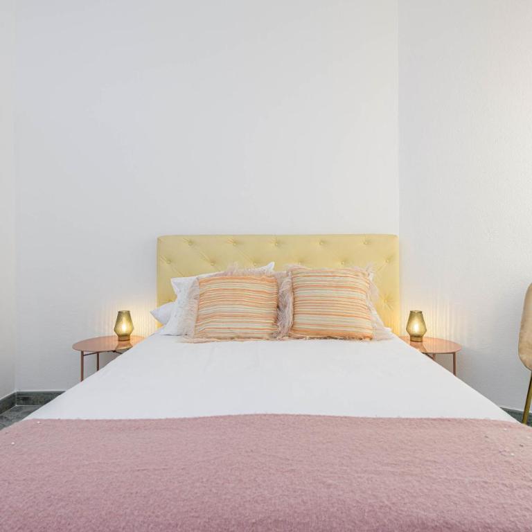 WintowinRentals Ubicación fabulosa, completo apartamento con Parking en el Soho de Málaga - Apartamento de 3 dormitorios - 2