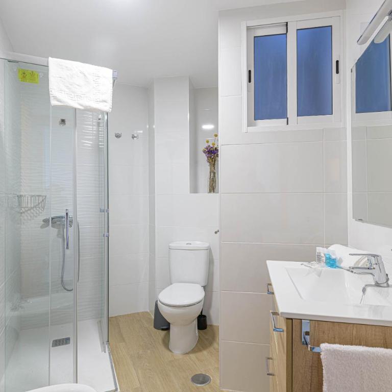 WintowinRentals Ubicación fabulosa, completo apartamento con Parking en el Soho de Málaga - Apartamento de 3 dormitorios - 10