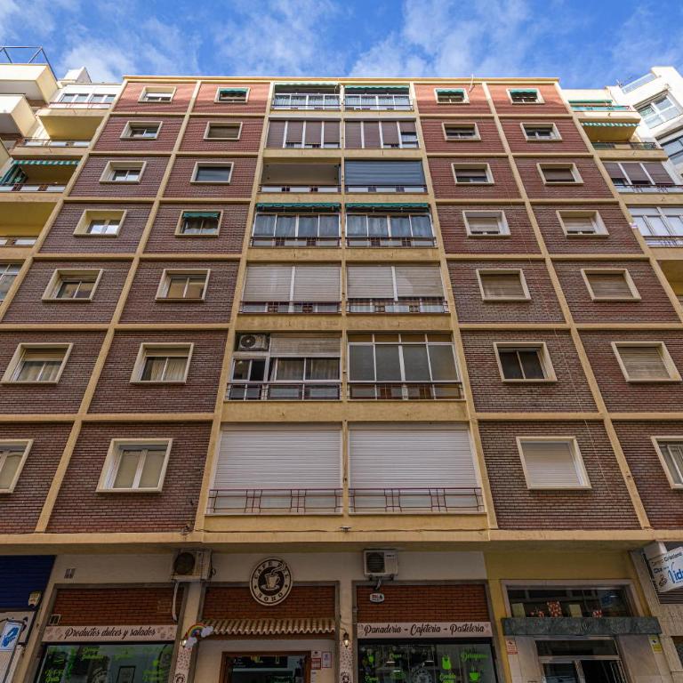 WintowinRentals Ubicación fabulosa, completo apartamento con Parking en el Soho de Málaga - Apartamento de 3 dormitorios - 40