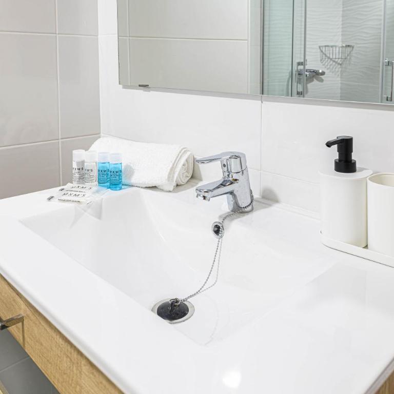 WintowinRentals Ubicación fabulosa, completo apartamento con Parking en el Soho de Málaga - Apartamento de 3 dormitorios - 37