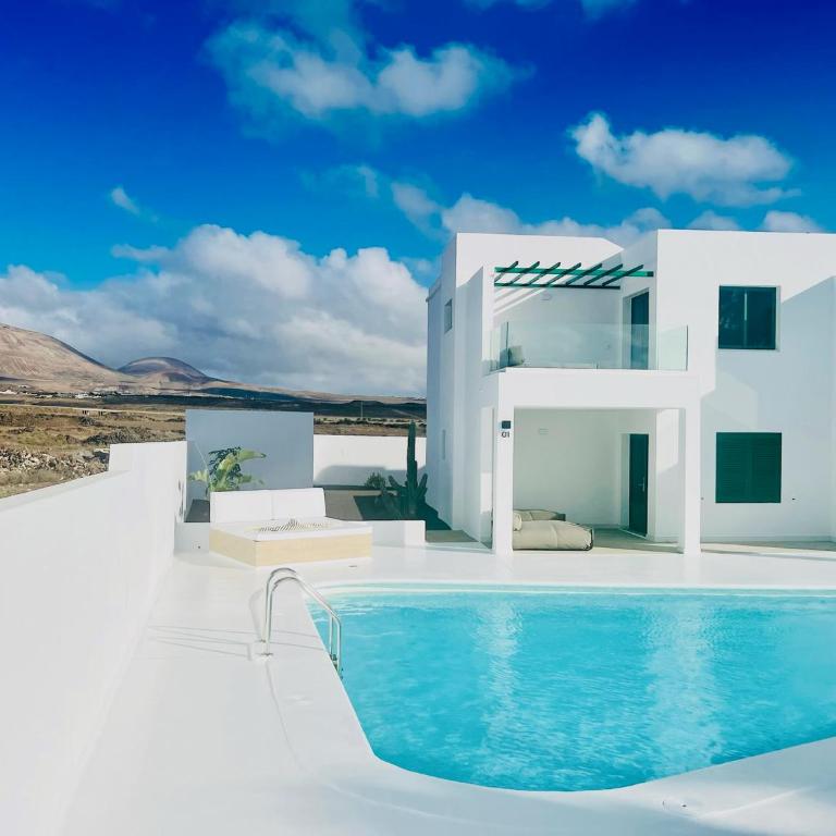 CIH Apartments - Apartment with Sea View - 5
