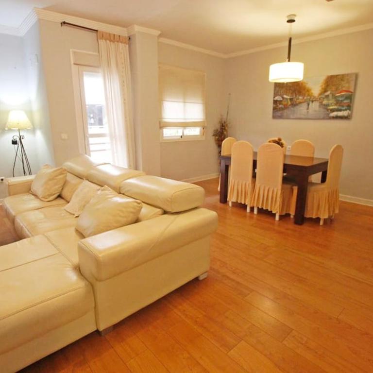 Sevilla Clásica: amigos y familia. Parking gratis! - Apartamento de 3 dormitorios - 4