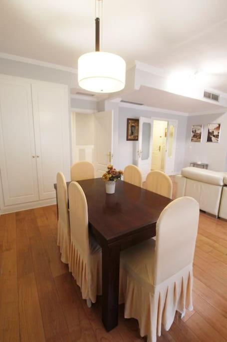 Sevilla Clásica: amigos y familia. Parking gratis! - Apartamento de 3 dormitorios - 28