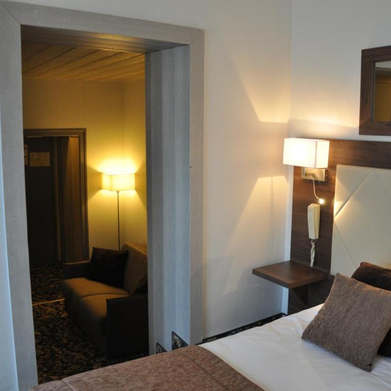ALPINA LODGE VANOISE ex hotel du soleil - Family Room (4 persons) with Access to the Panoramic Sauna and Nordic Bath - 1