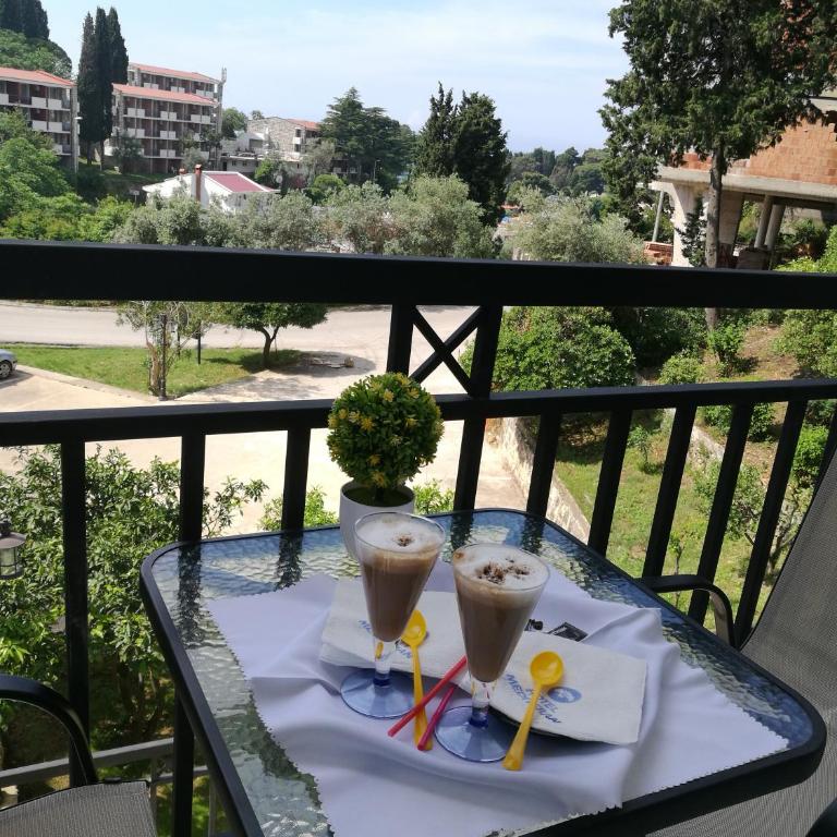 Hotel Villa Garden Ulcinj-Ulqin - Dvokrevetna Soba sa Bračnim Krevetom (Queen-size) i Balkonom - 7