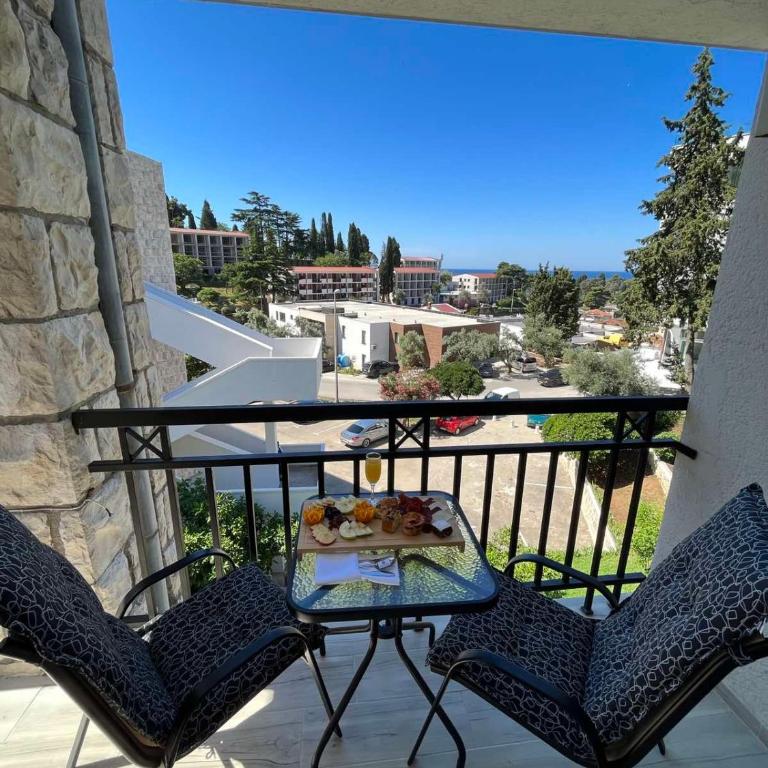 Hotel Villa Garden Ulcinj-Ulqin - Dvokrevetna Soba sa Bračnim Krevetom (Queen-size) i Balkonom - 5